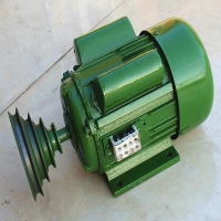 220v电机一个千瓦几个电流？